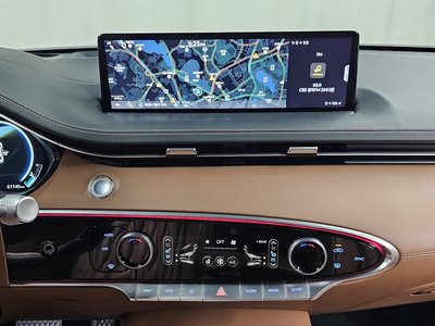 2022 Genesis GV70 — миниатюра 18