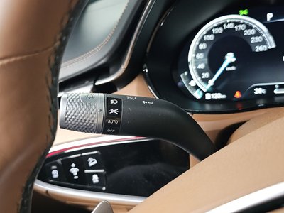2022 Genesis GV70 — миниатюра 27