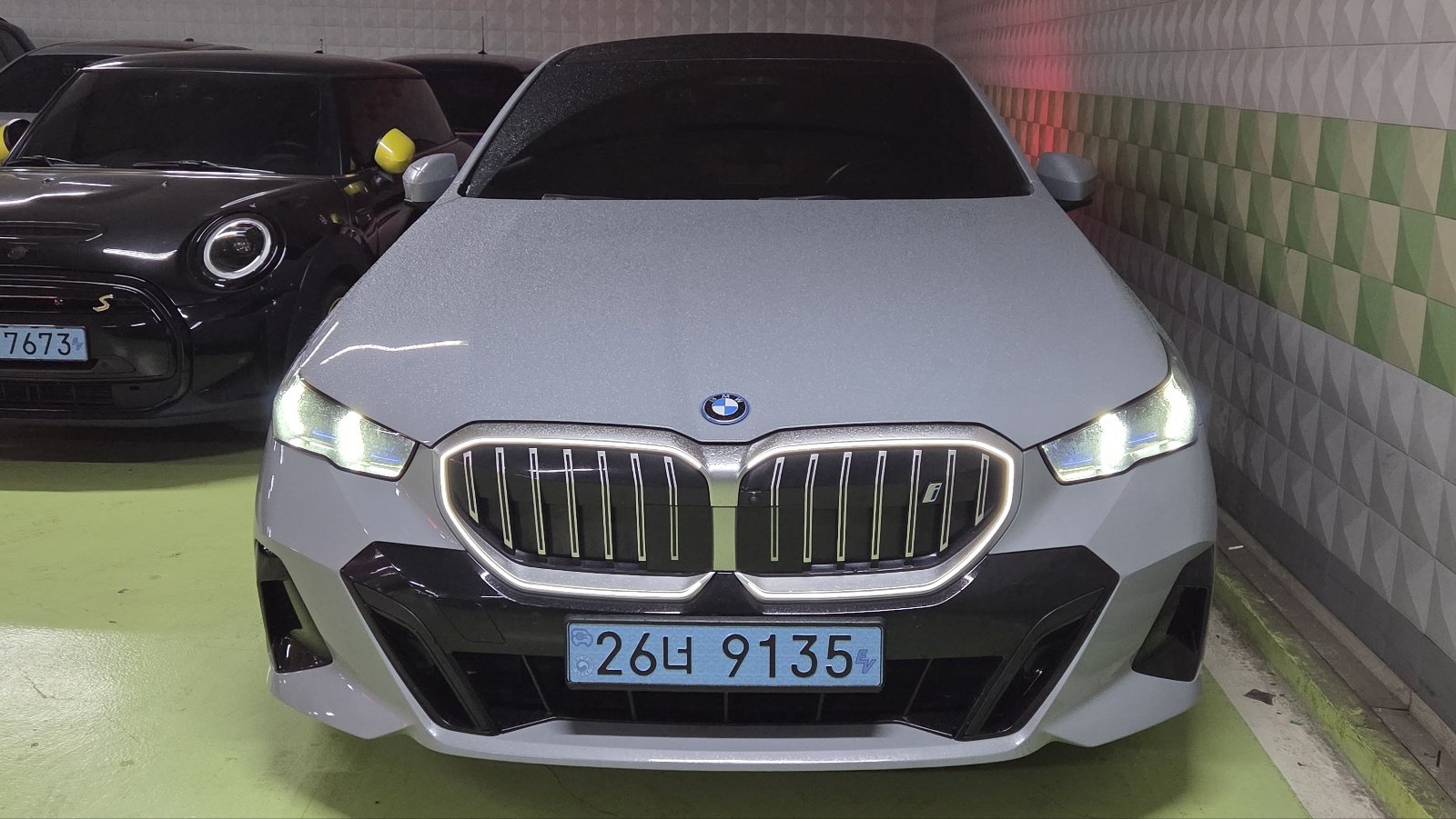 BMW I5 - View 1