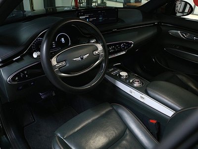 صورة 5 لـ 2021 Genesis GV70