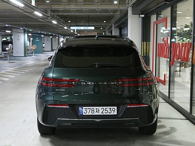 صورة 3 لـ 2021 Genesis GV70