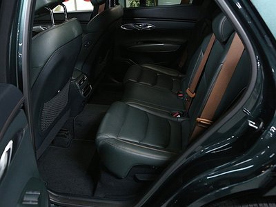 صورة 9 لـ 2021 Genesis GV70