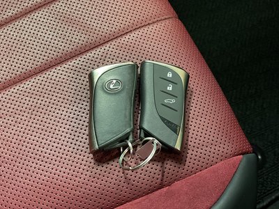 LEXUS RX - 9