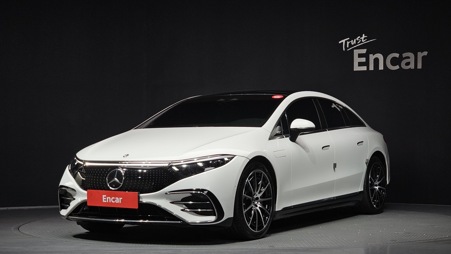 MERCEDES-BENZ EQS - View 1