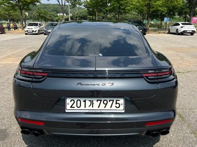 PORSCHE PANAMERA - 4