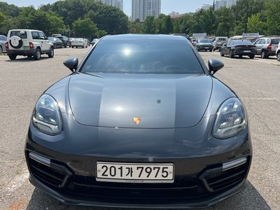 PORSCHE PANAMERA - 1