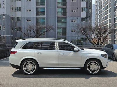 MERCEDES-BENZ GLS - 7