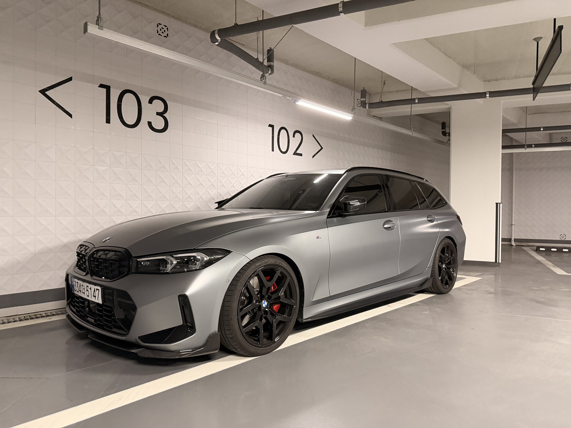 BMW 3 SERIES - View 1