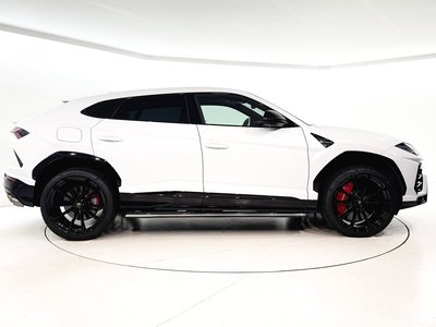 LAMBORGHINI URUS - 8