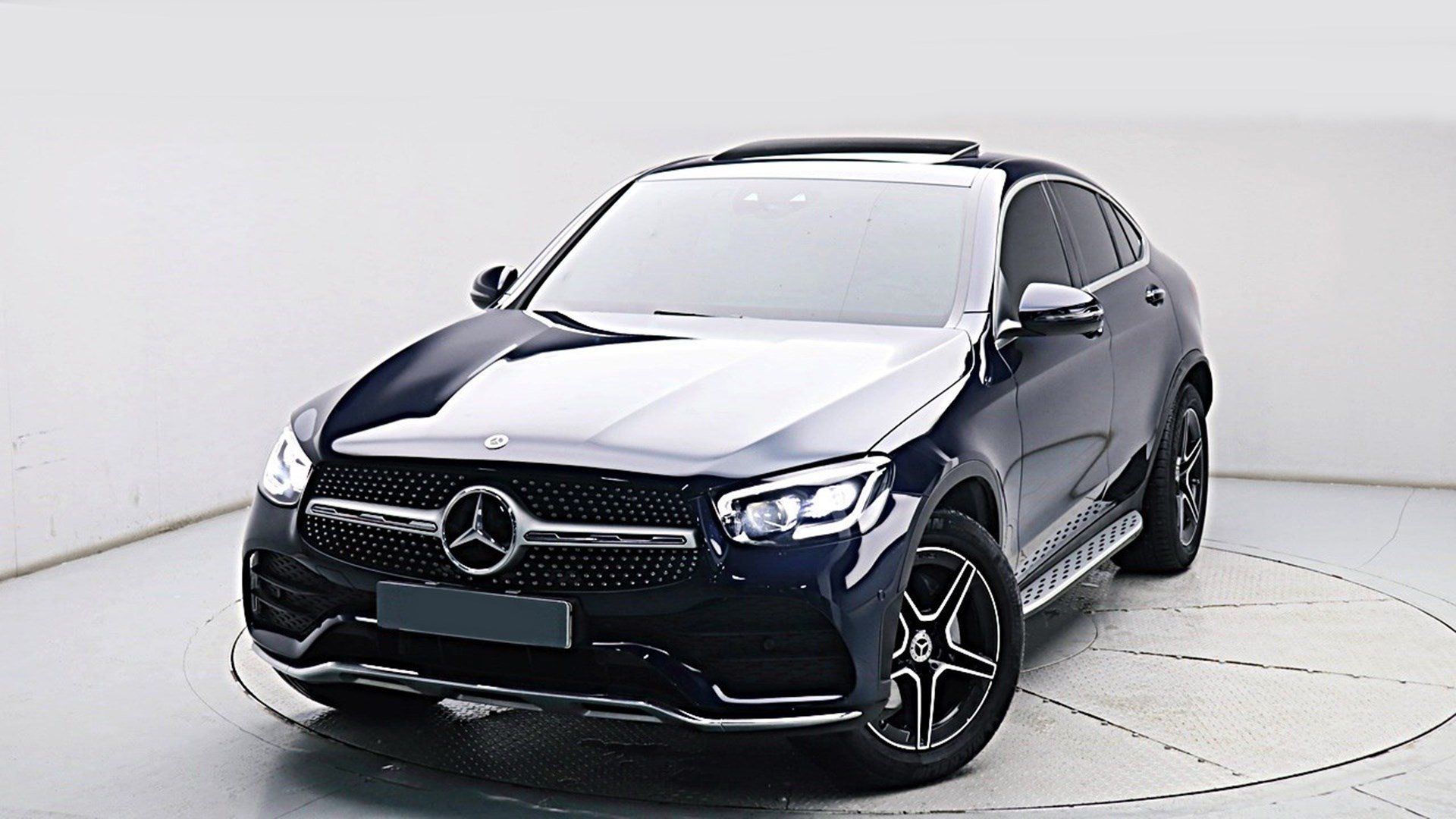 MERCEDES-BENZ GLC - View 1