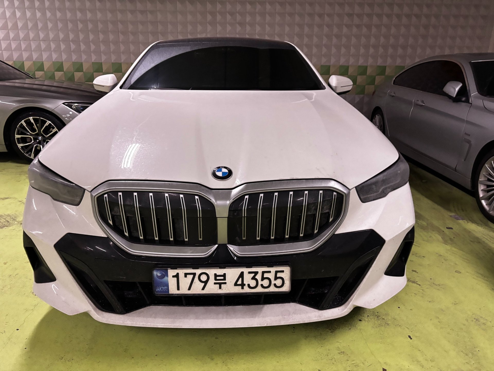 BMW 5 SERIES - View 1