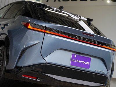 2025 Lexus RZ — миниатюра 18