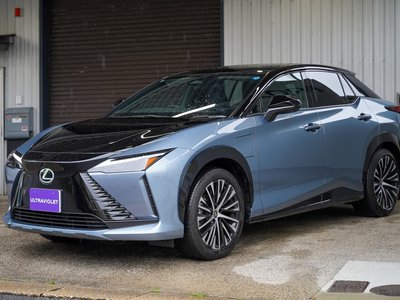 2025 Lexus RZ — фото 7