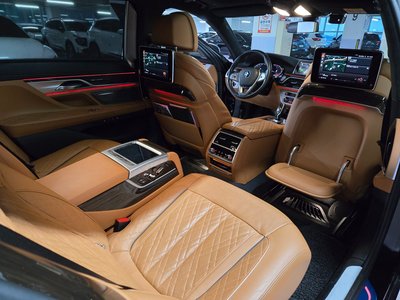 BMW 7 SERIES - 10