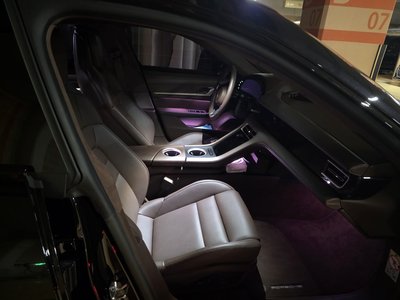 2023 Porsche TAYCAN photo 3