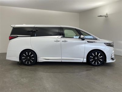2024 Toyota ALPHARD photo 9