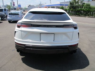 LAMBORGHINI URUS - 2