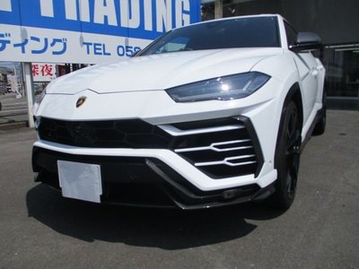 LAMBORGHINI URUS - 1