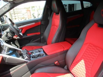 LAMBORGHINI URUS - 6
