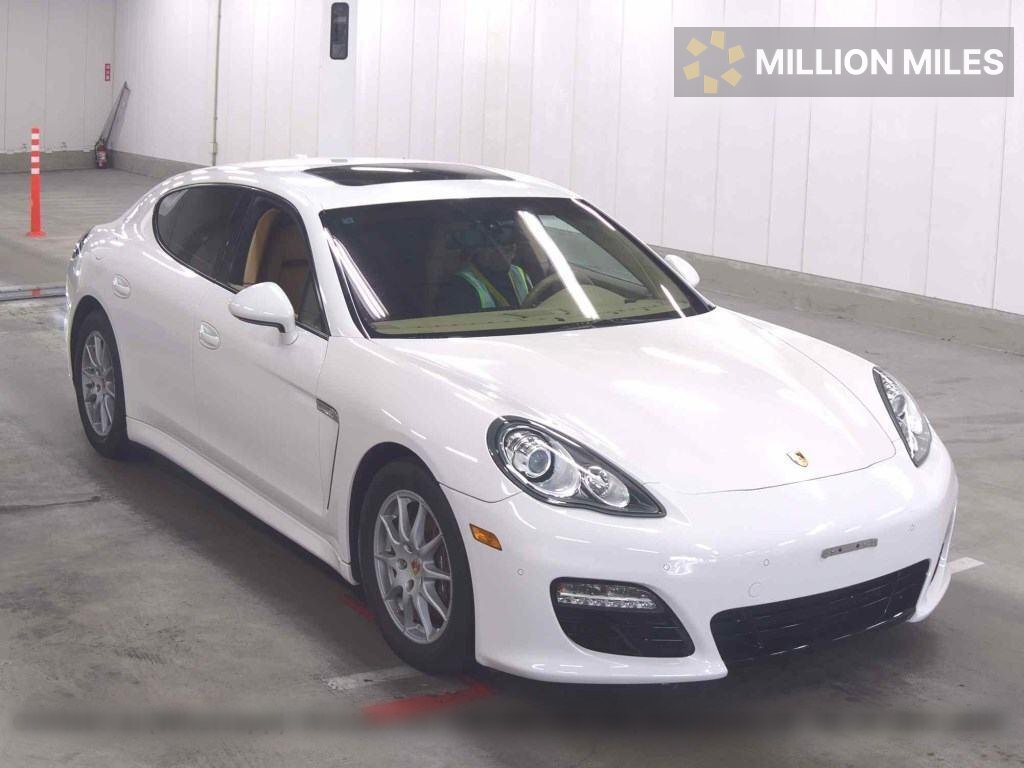 PORSCHE PANAMERA - View 1