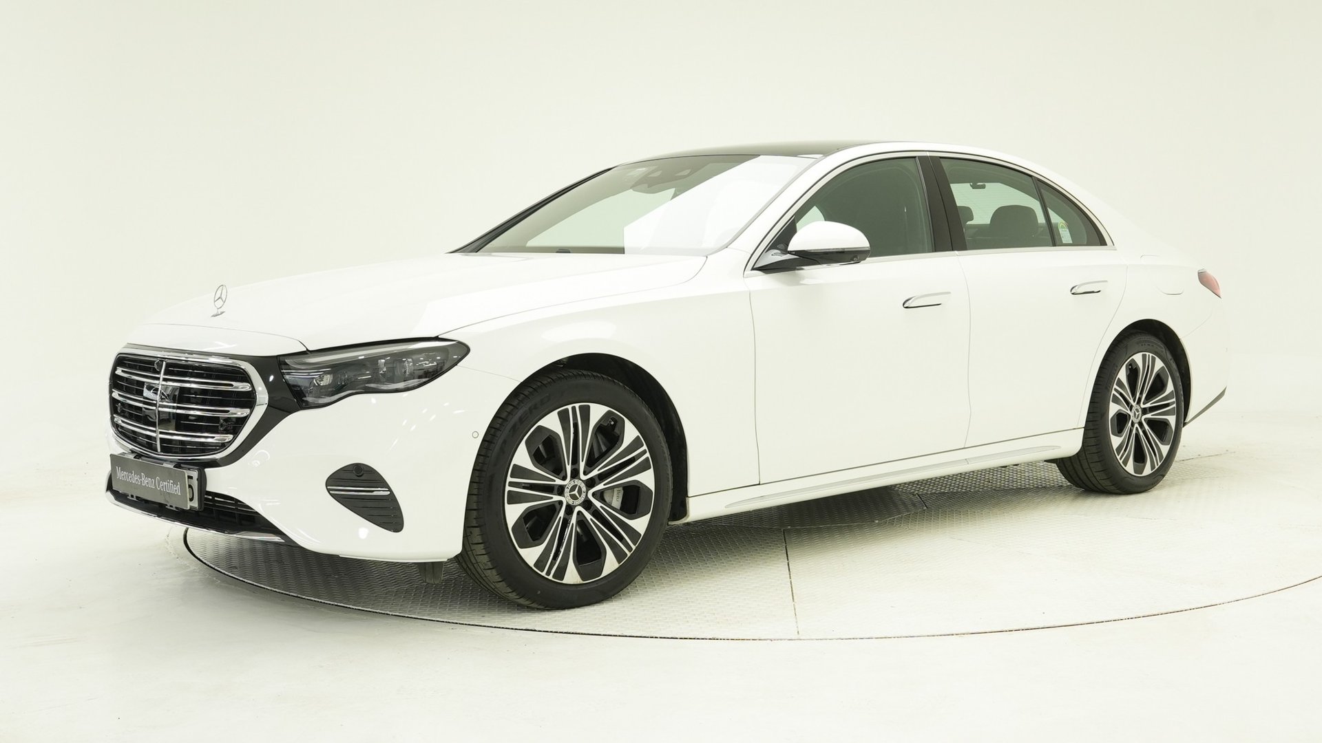 MERCEDES-BENZ E-CLASS - View 1