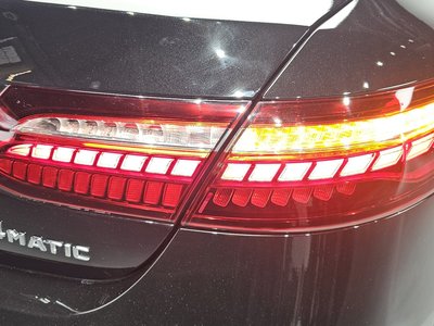 MERCEDES-BENZ E-CLASS - 10