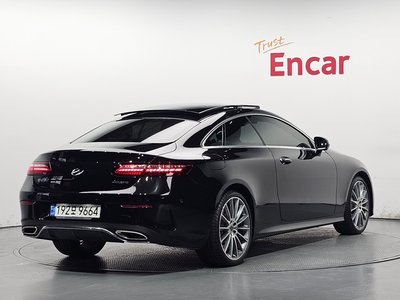MERCEDES-BENZ E-CLASS - 4
