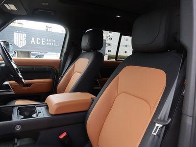LAND ROVER DEFENDER - 7