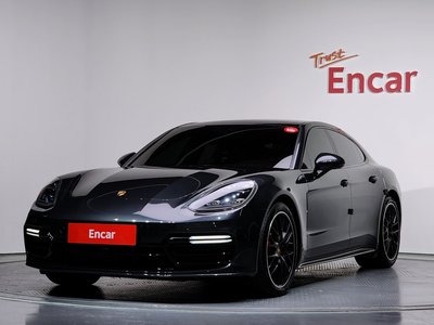 PORSCHE PANAMERA - 1