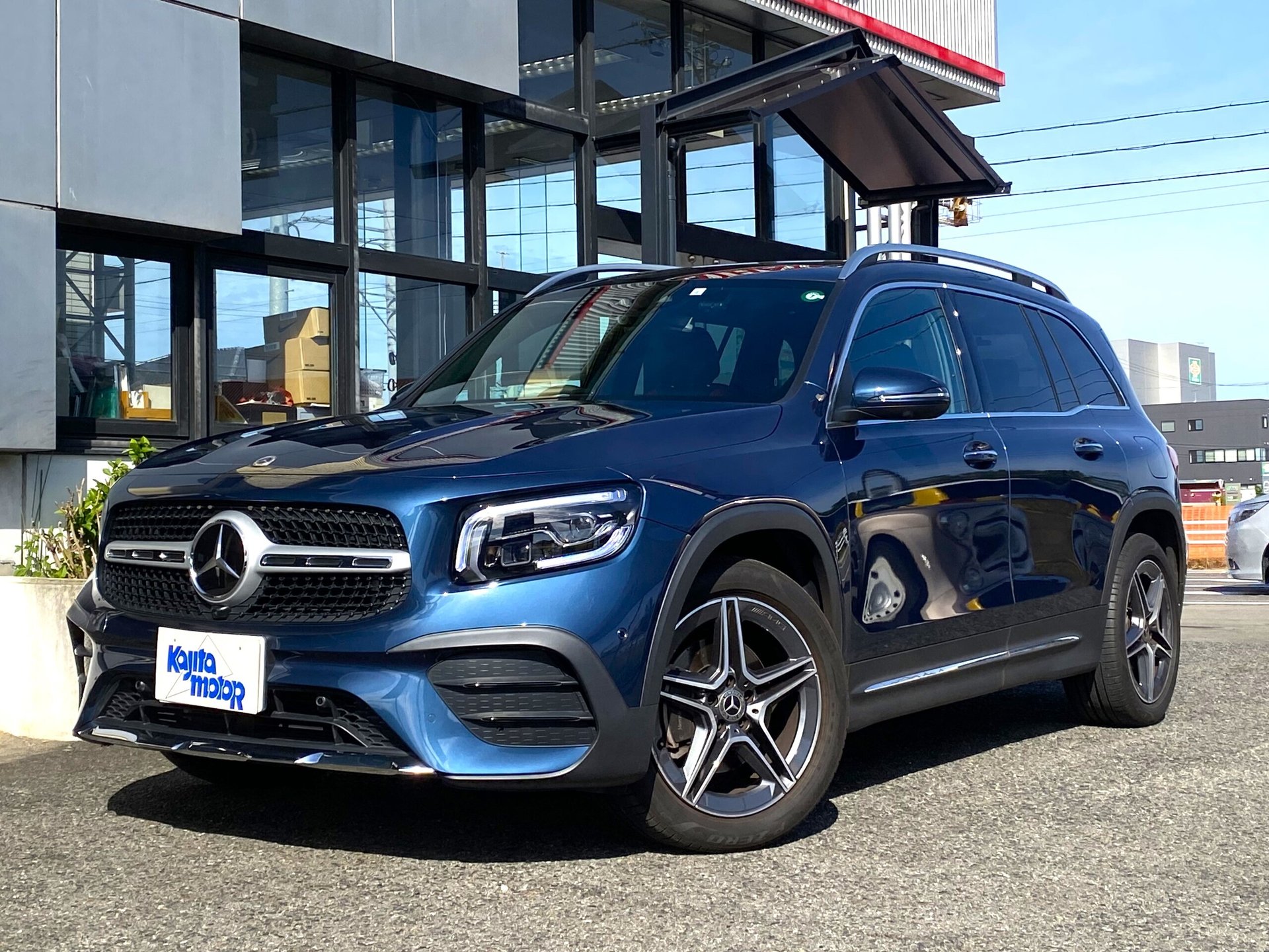 MERCEDES-BENZ GLB - View 1