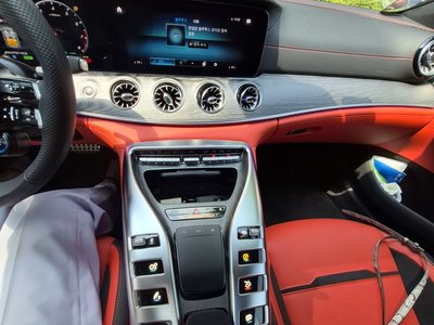 صورة 9 لـ 2023 Mercedes-BENZ GT AMG