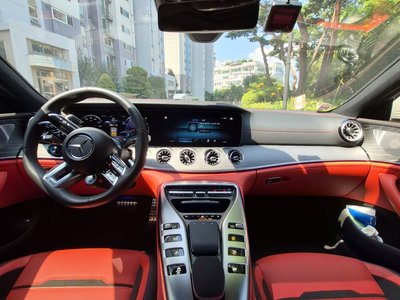 صورة 5 لـ 2023 Mercedes-BENZ GT AMG