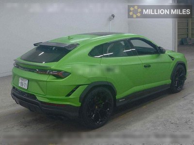 LAMBORGHINI URUS - 5