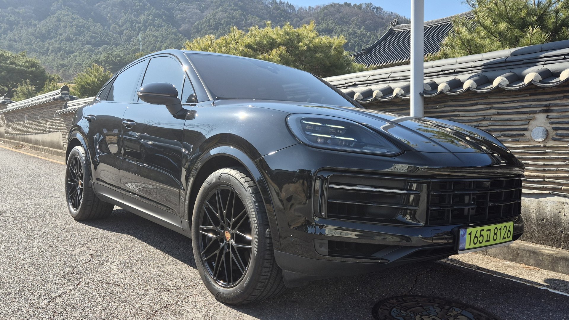 PORSCHE CAYENNE - View 1