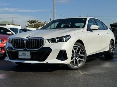 BMW 5 SERIES - 1