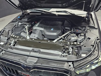 2025 BMW 5 SERIES photo 7
