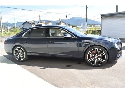 BENTLEY FLYING SPUR - 9