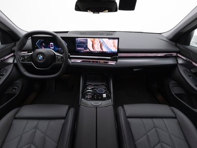 BMW 5 SERIES - 4