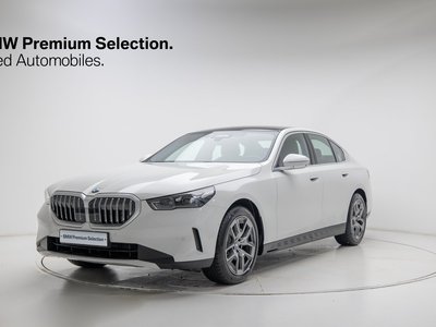 BMW 5 SERIES - 1
