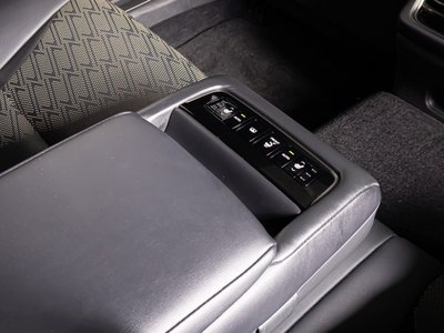 2021 Lexus LS — миниатюра 39