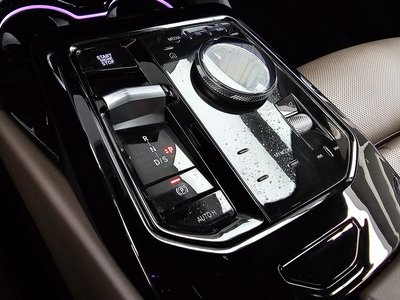 2025 BMW 5 SERIES — миниатюра 12