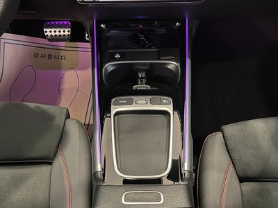 صورة 9 لـ 2025 Mercedes-BENZ GLB