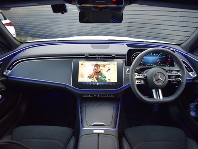 MERCEDES-BENZ E-CLASS - 4