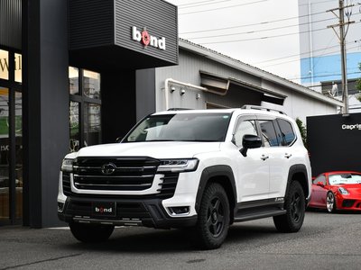 TOYOTA LAND CRUISER 300