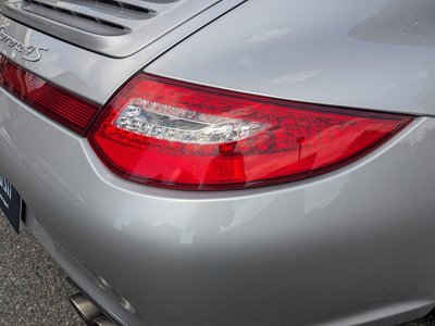 صورة 10 لـ 2010 Porsche 911