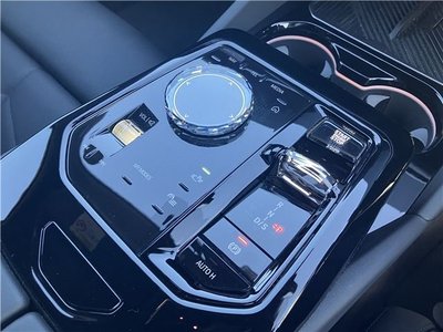 صورة مصغرة 46 لـ 2025 BMW 5 SERIES