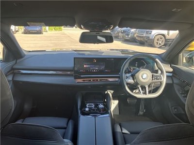 صورة 3 لـ 2025 BMW 5 SERIES