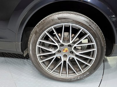 PORSCHE CAYENNE - 8