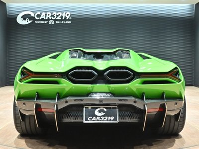صورة 7 لـ 2025 Lamborghini REVUELTO