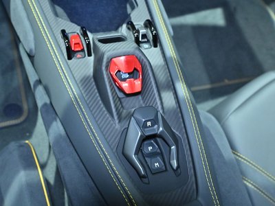 صورة مصغرة 51 لـ 2025 Lamborghini REVUELTO